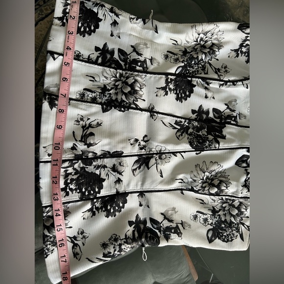 Elegant White House Black Market Bustier - size 10 - Picture 9 of 12